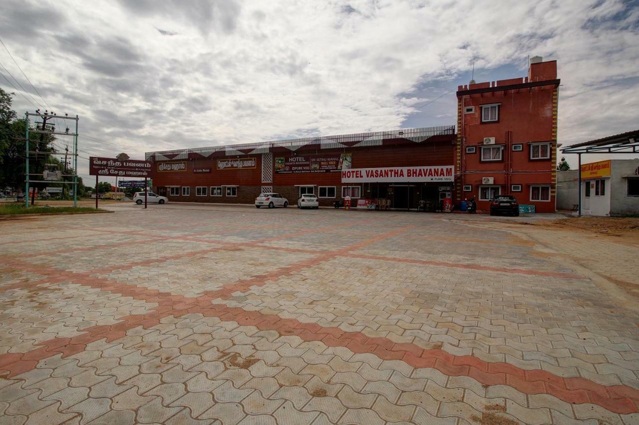 Oyo 42678 Hotel Vasantha Bhavanam Saver Коимбатур Экстерьер фото