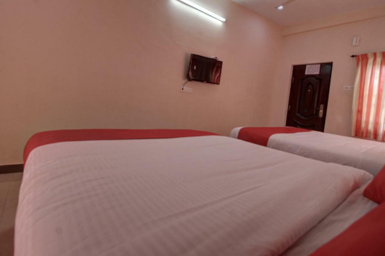 Oyo 42678 Hotel Vasantha Bhavanam Saver Коимбатур Экстерьер фото